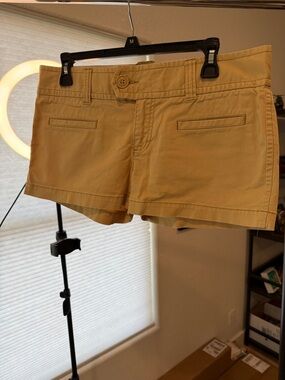 American Eagle Outfitters Khaki Tan Mid-Rise Cotton Shorts